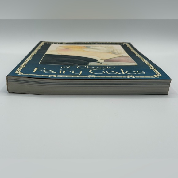 QPB Illustrated Treasury Of Classic Fairy Tales - (Paperback, 2003) - Picture 5 of 9